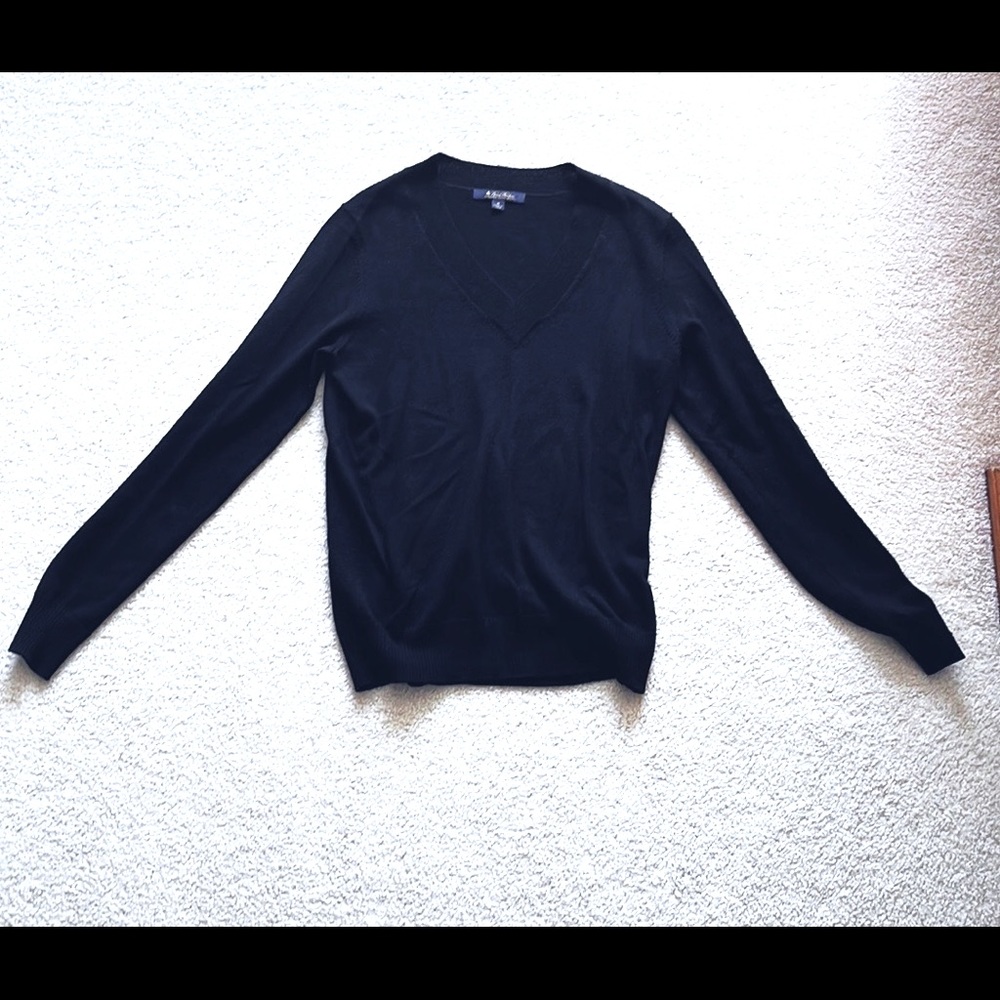 Black Brooks Brothers V Sweater - M